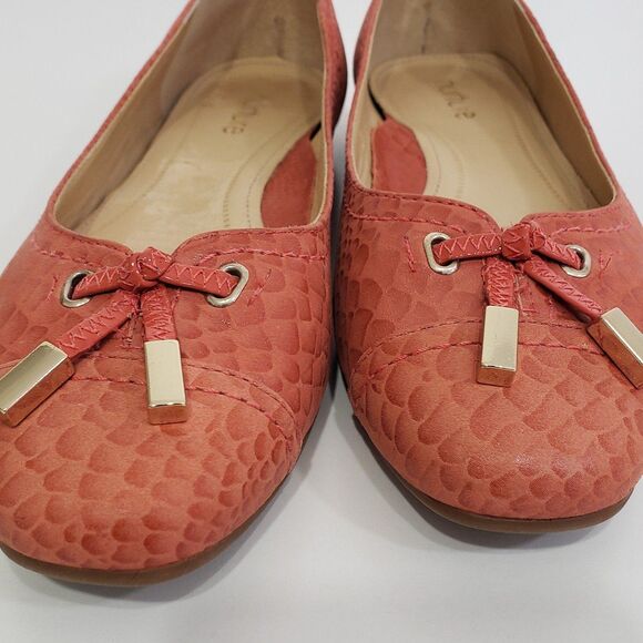 Nurture Mayler Women's Leather Flats with Adorable Bow Tie, Size 6M - Picture 8 of 11